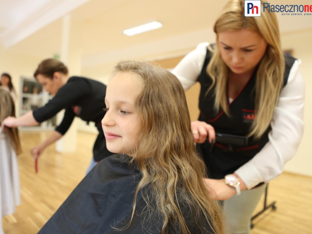 Uczennice wsparły kobiety chore na raka