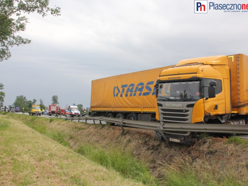 Droga krajowa nr 50 zablokowana. Dla tirów jeszcze przez wiele godzin