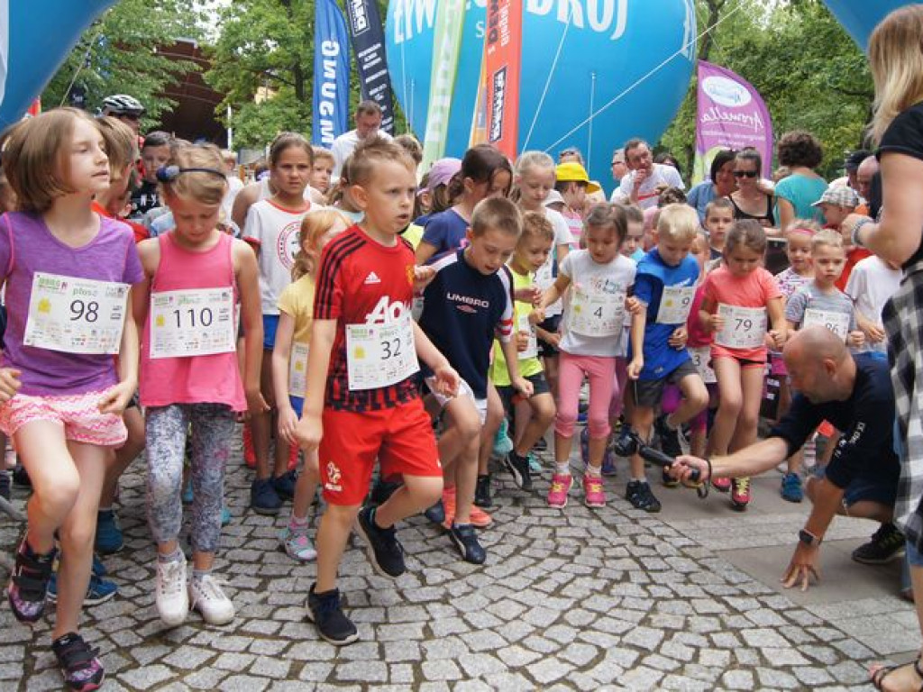Rekordowa liczba biegaczy i plejada gwiazd sportu oraz małego ekranu