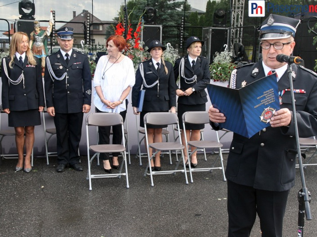 Dziewięćdziesiąt lat strażaków