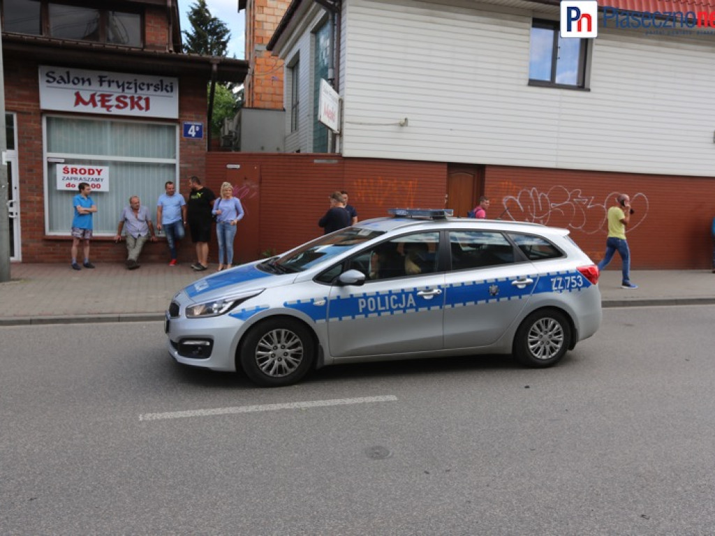 Zaparkowany samochód ocalił ludziom życie!
