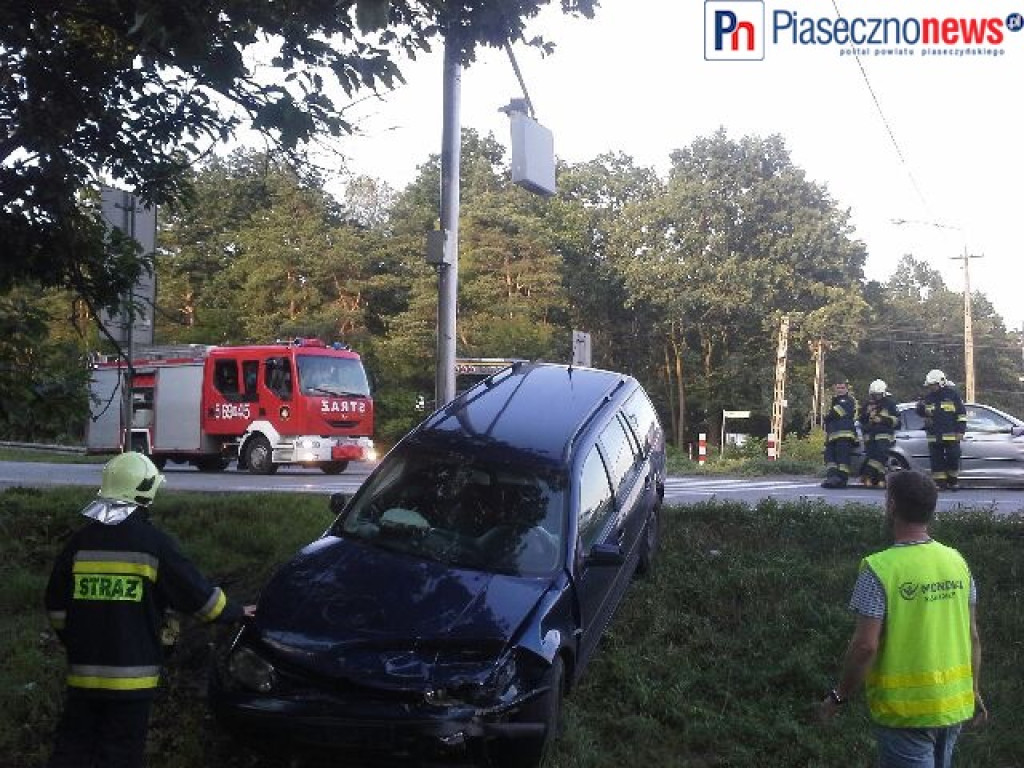 Wypadek na Al. Krakowskiej. Utrudnienia w ruchu, tworzy się korek! [AKTUALIZACJA]