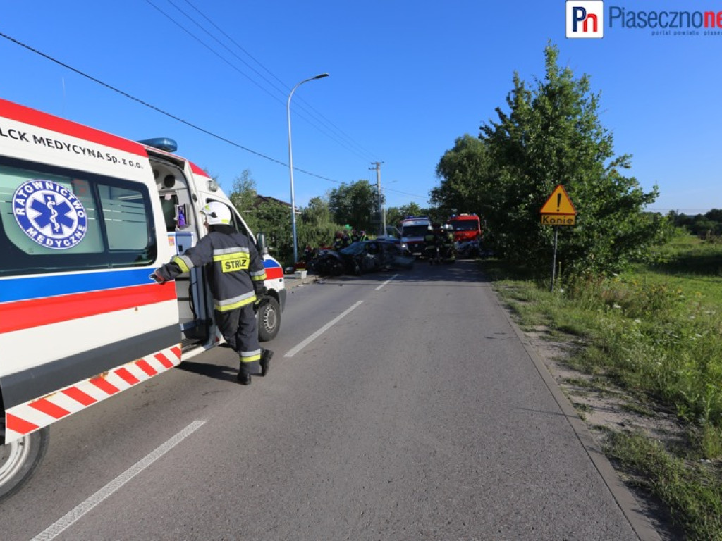 Koszmar wypadków trwa! Droga z Zalesia Górnego całkowicie zablokowana