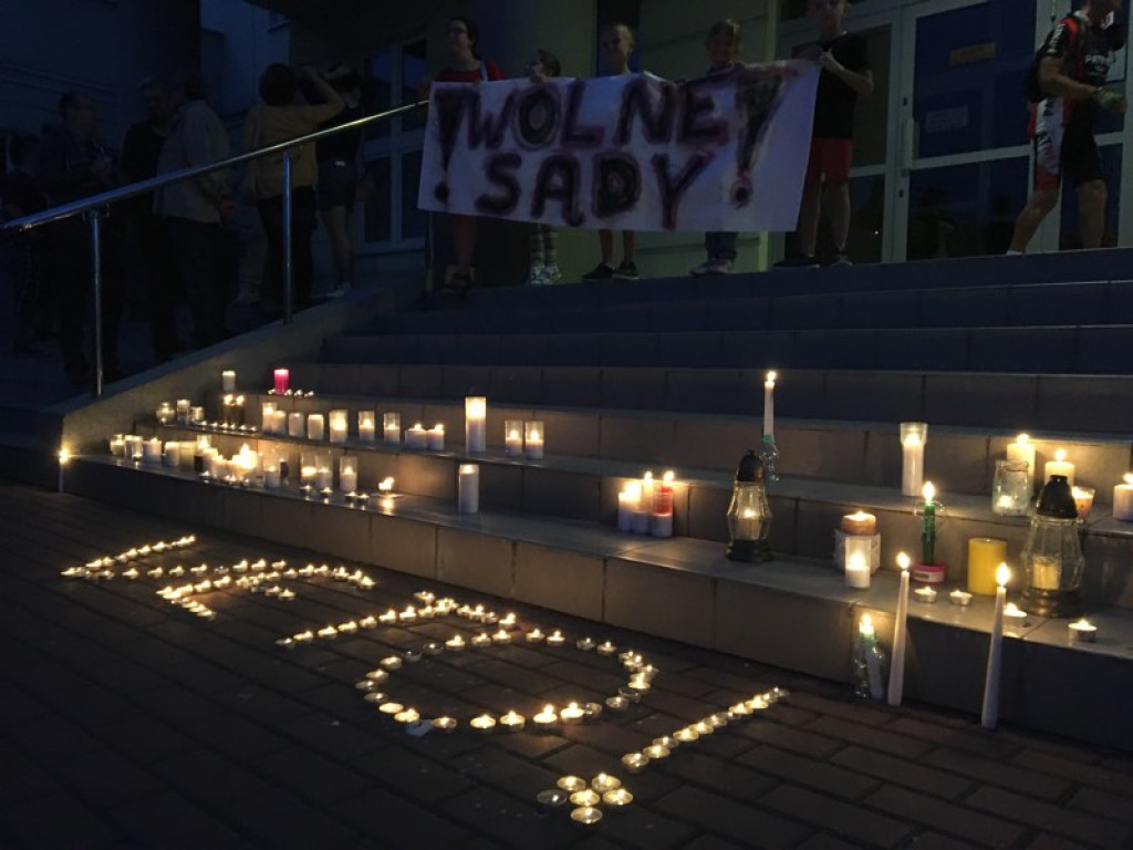Protest przed piaseczyńskim sądem