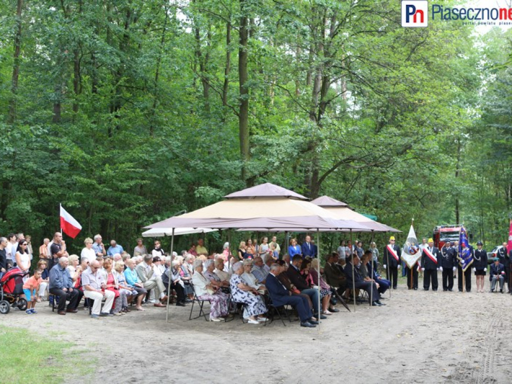 Oddali hołd poległym w Lasach Chojnowskich