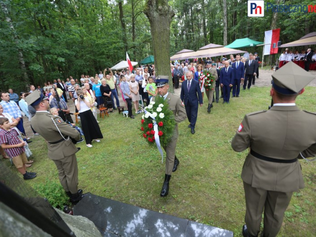 Oddali hołd poległym w Lasach Chojnowskich