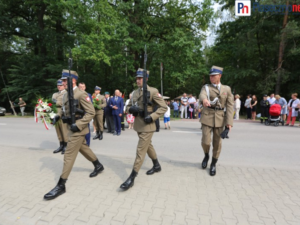 Oddali hołd poległym w Lasach Chojnowskich