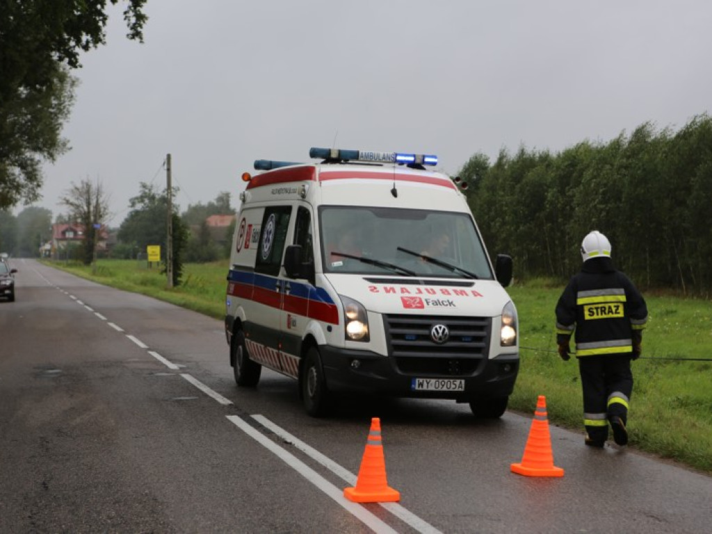 Uciekał przed seicento, skosił słup