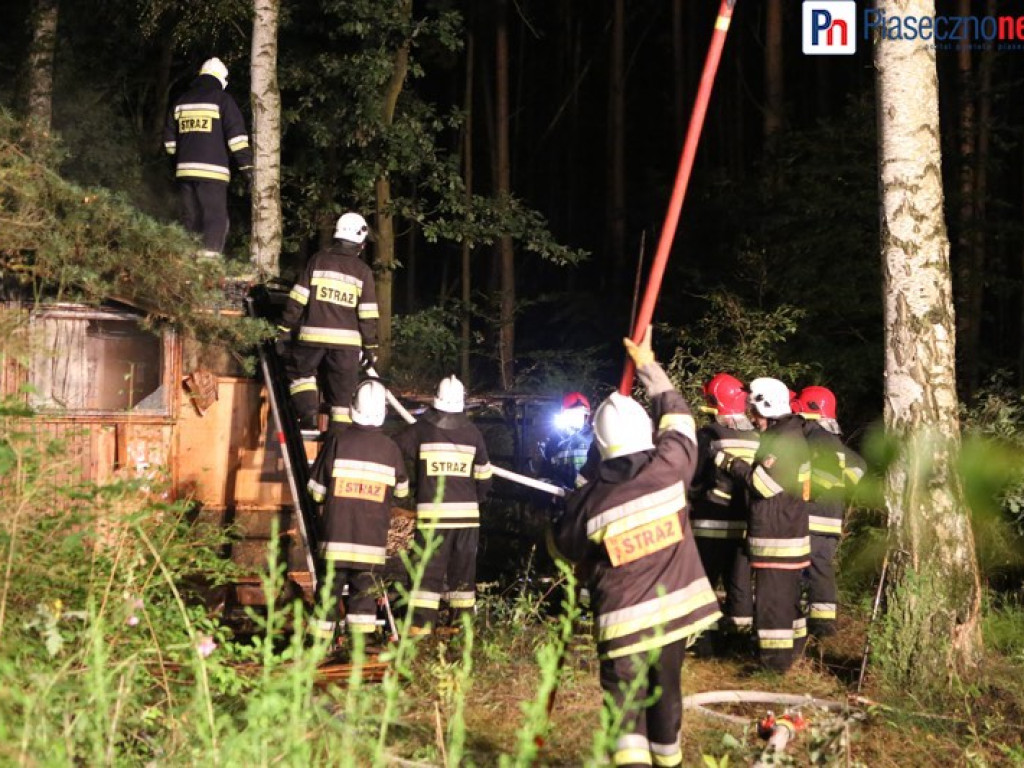 Pożar domku letniskowego w Jeziórku. Wieś tonie w ciemnościach