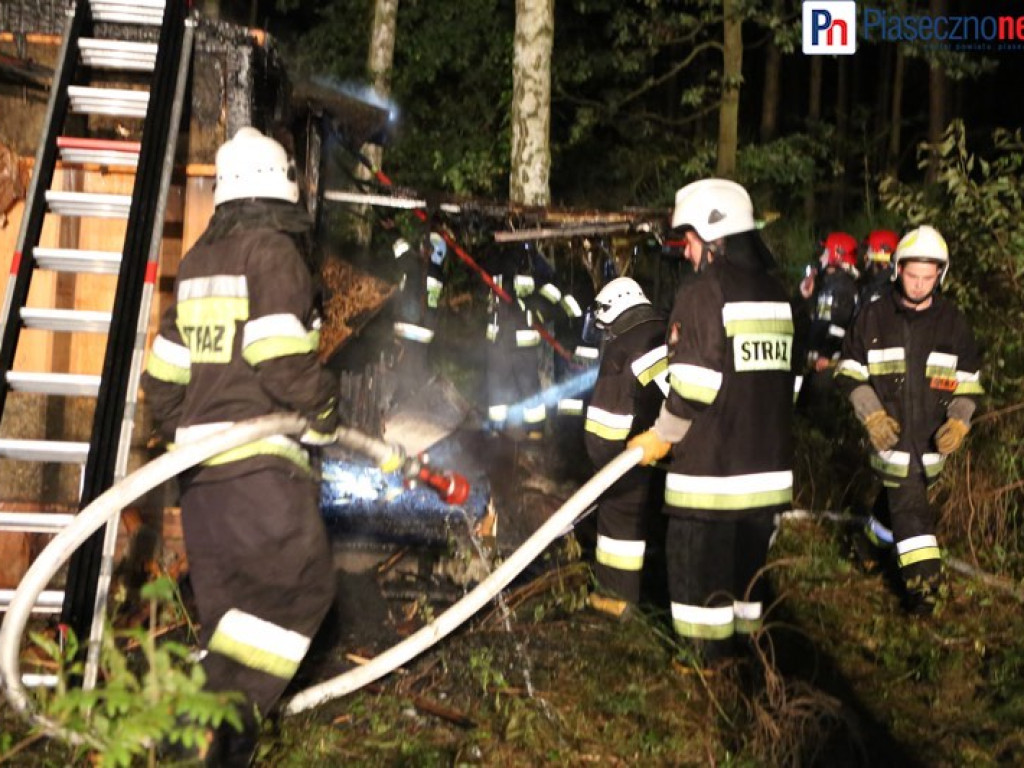 Pożar domku letniskowego w Jeziórku. Wieś tonie w ciemnościach