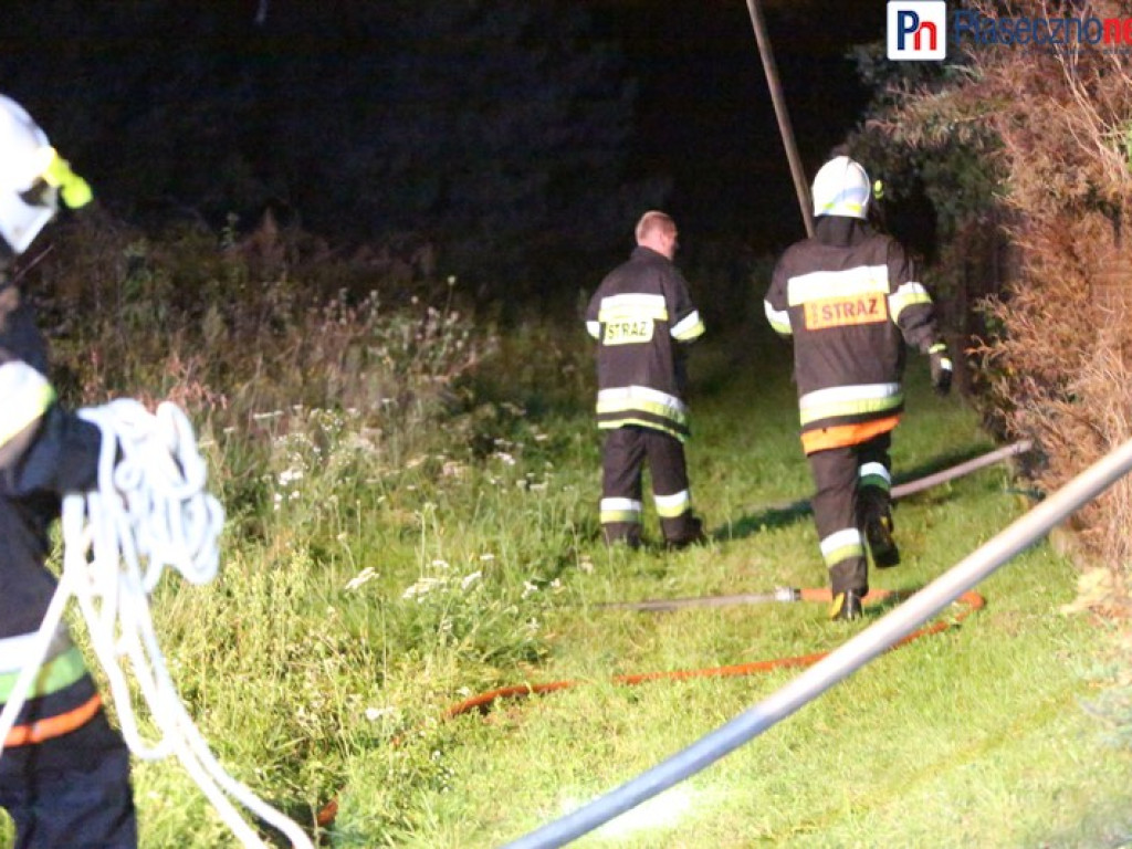 Cztery zastępy straży gaszą pożar!