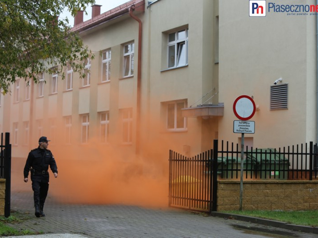 Wybuch, strzały i ewakuacja rannych