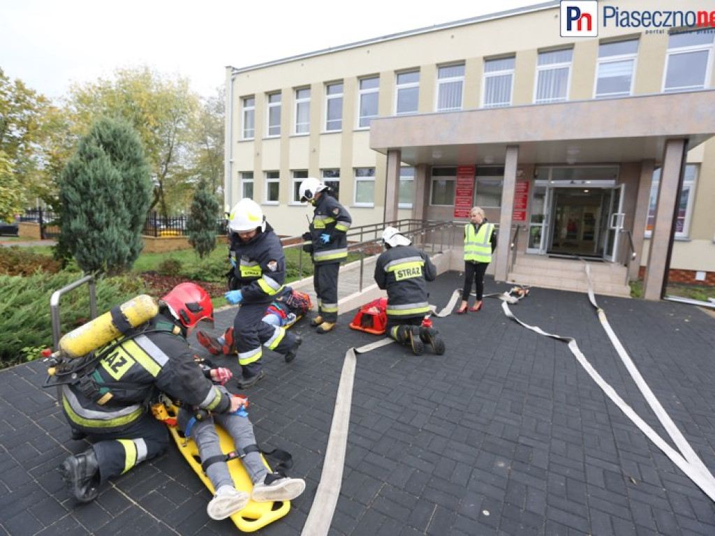 Wybuch, strzały i ewakuacja rannych