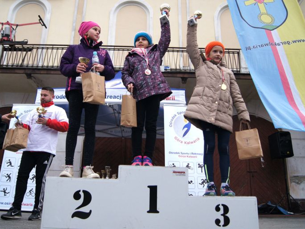Górka znów dała w kość biegaczom. Za rok wystartują na dystansie nie 5, ale 10 km