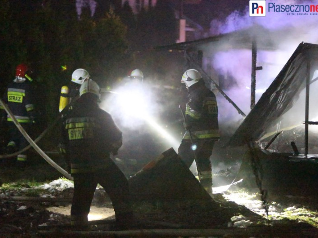Pożar w Żabieńcu! Jedna osoba nie żyje, dwie w karetce