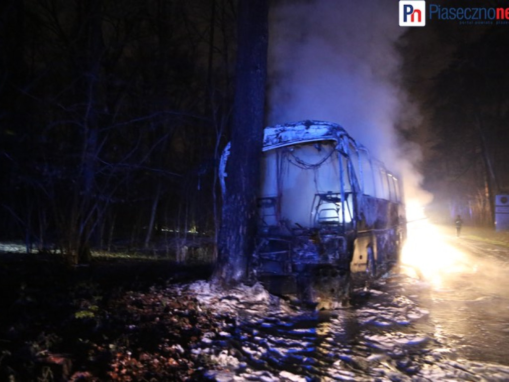 Autobus stanął w ogniu!