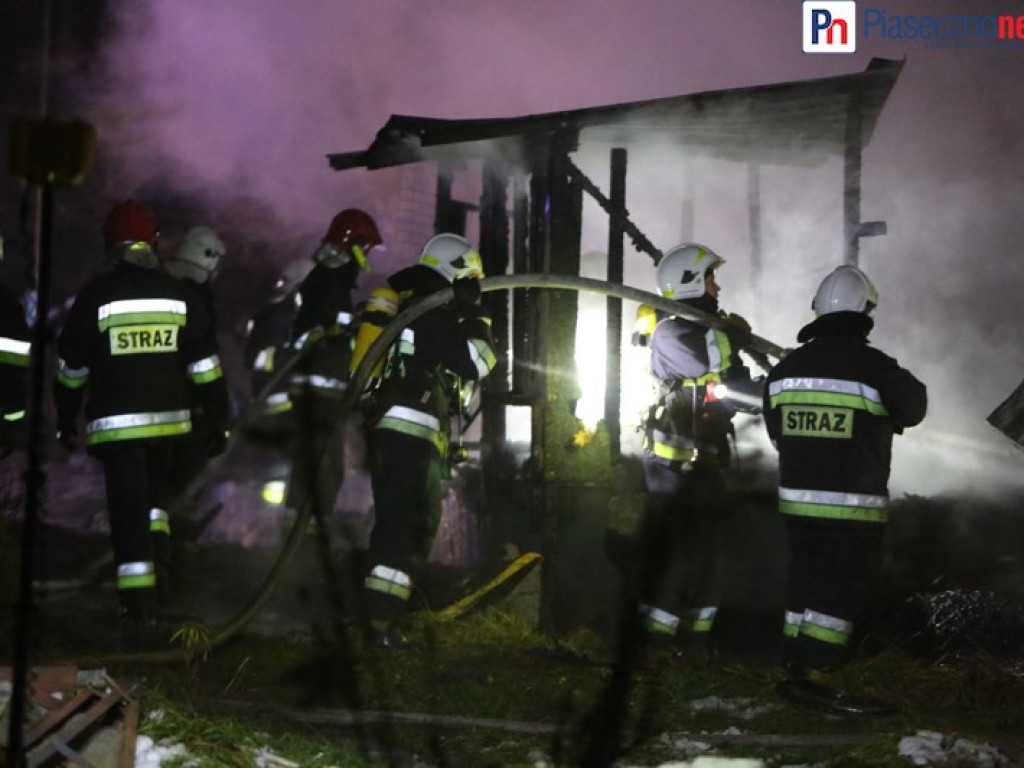 Pożar w Żabieńcu! Jedna osoba nie żyje, dwie w karetce