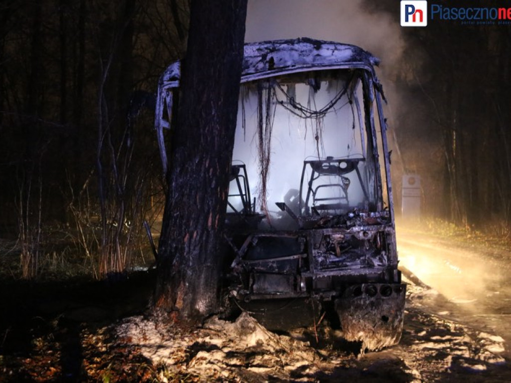 Autobus stanął w ogniu!