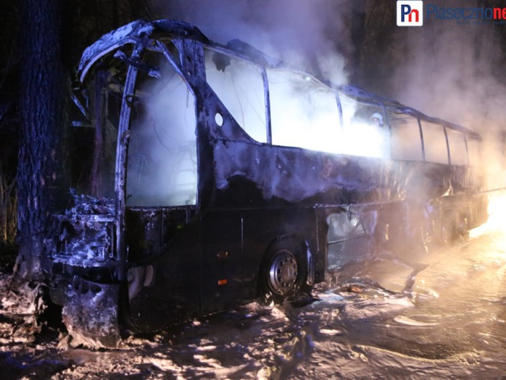 Autobus stanął w ogniu!