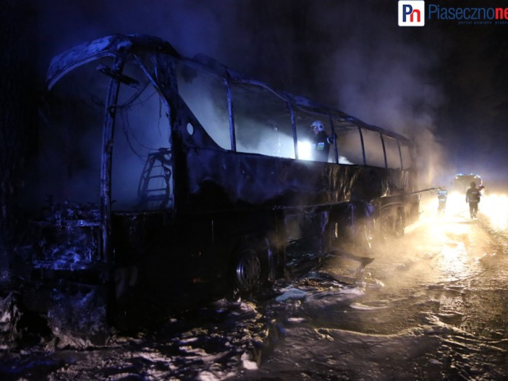 Autobus stanął w ogniu!