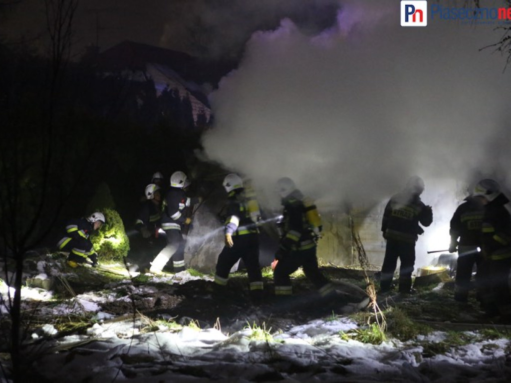 Pożar w Żabieńcu! Jedna osoba nie żyje, dwie w karetce