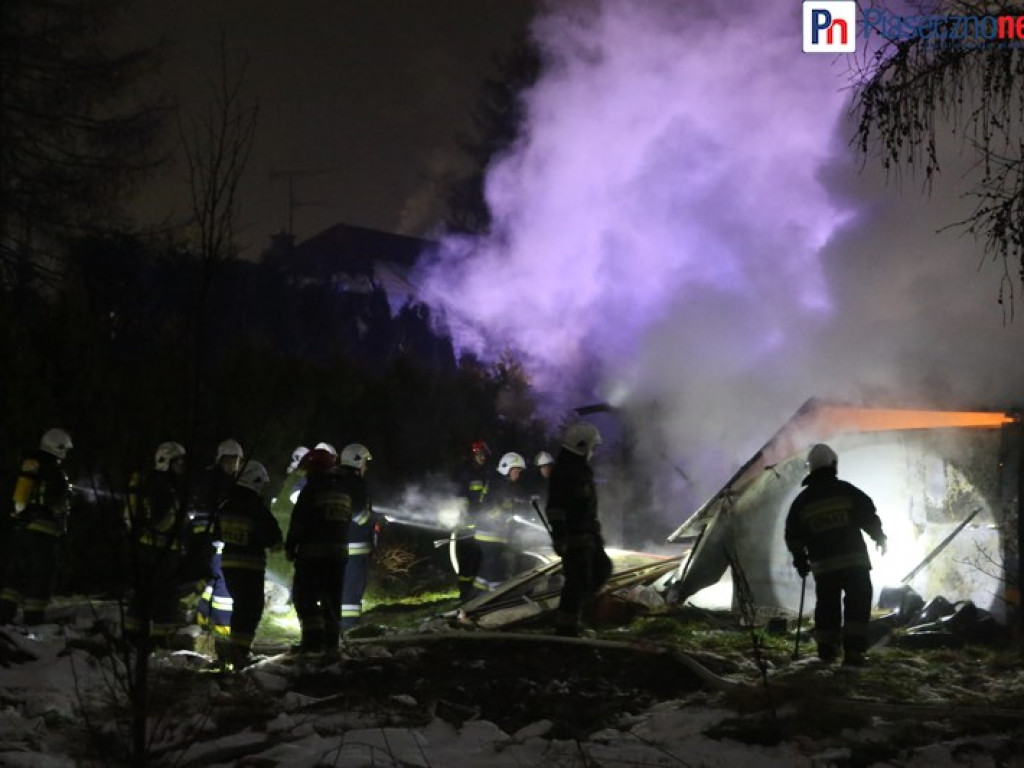 Pożar w Żabieńcu! Jedna osoba nie żyje, dwie w karetce