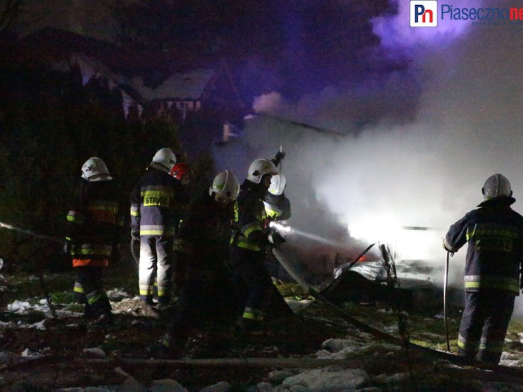 Pożar w Żabieńcu! Jedna osoba nie żyje, dwie w karetce