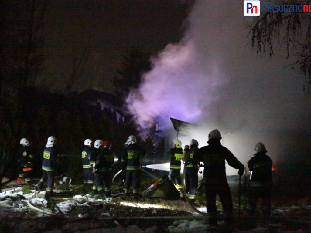 Pożar w Żabieńcu! Jedna osoba nie żyje, dwie w karetce