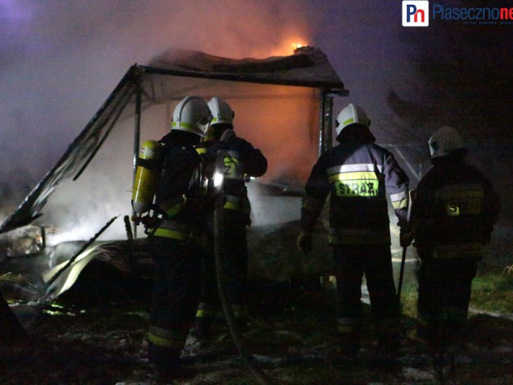Pożar w Żabieńcu! Jedna osoba nie żyje, dwie w karetce