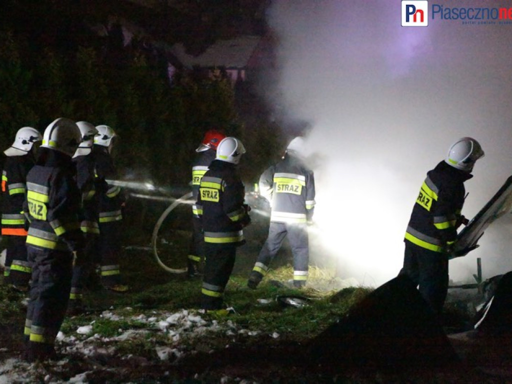 Pożar w Żabieńcu! Jedna osoba nie żyje, dwie w karetce