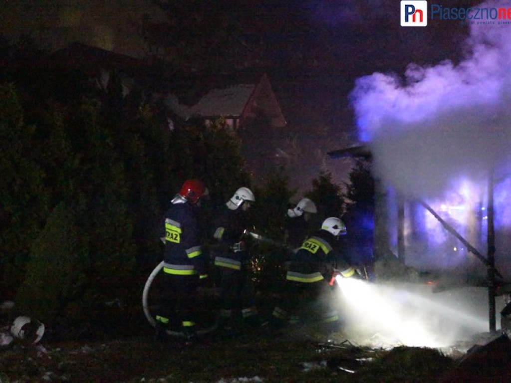 Pożar w Żabieńcu! Jedna osoba nie żyje, dwie w karetce
