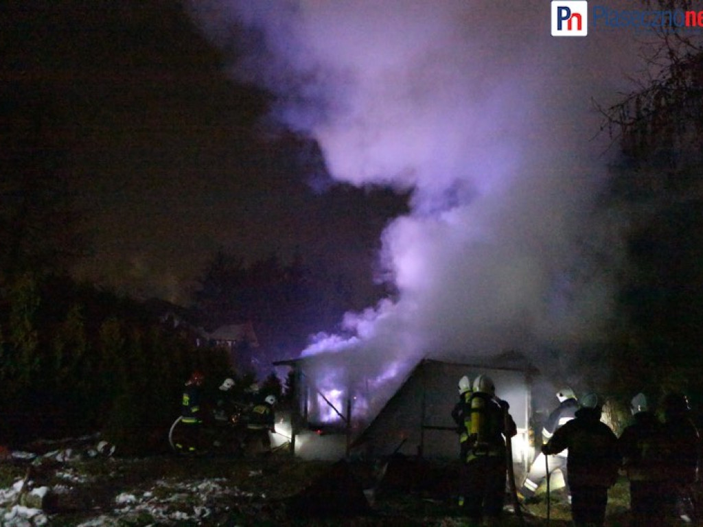 Pożar w Żabieńcu! Jedna osoba nie żyje, dwie w karetce