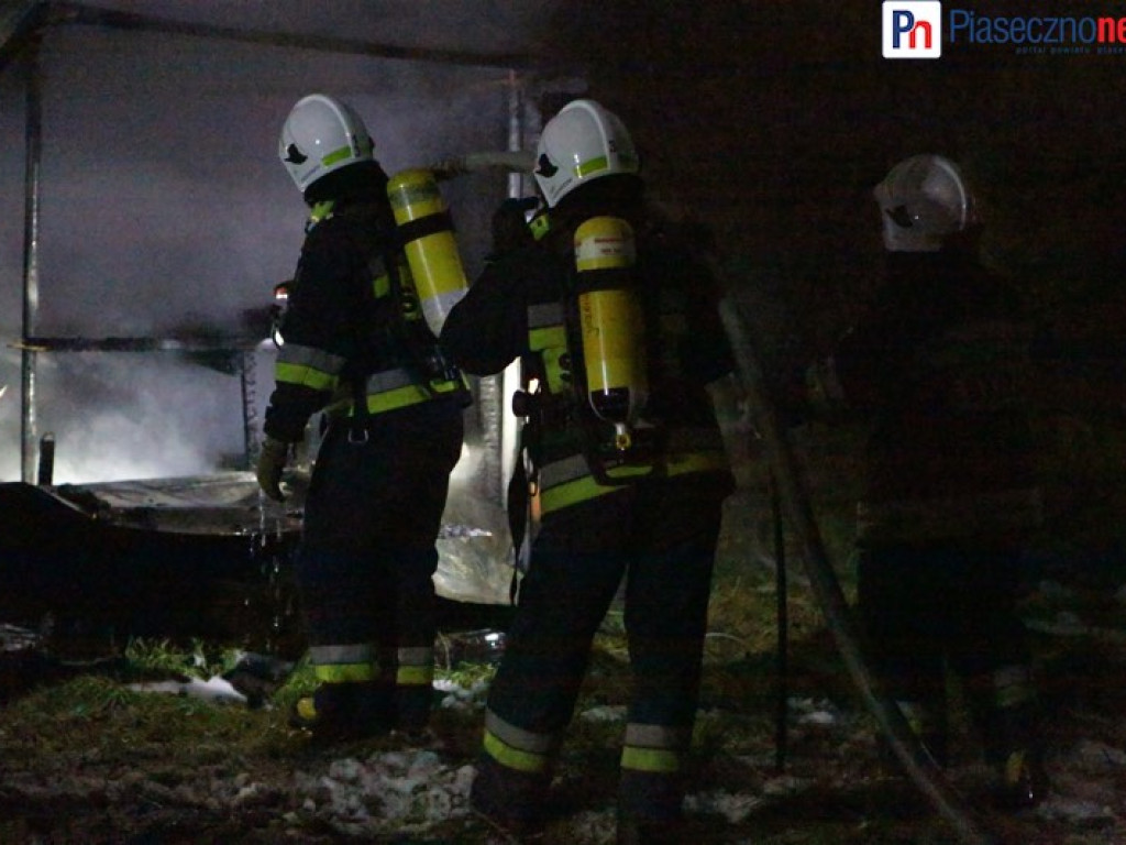 Pożar w Żabieńcu! Jedna osoba nie żyje, dwie w karetce