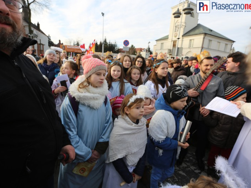 Takiego orszaku Trzech Króli Piaseczno dotąd nie widziało!