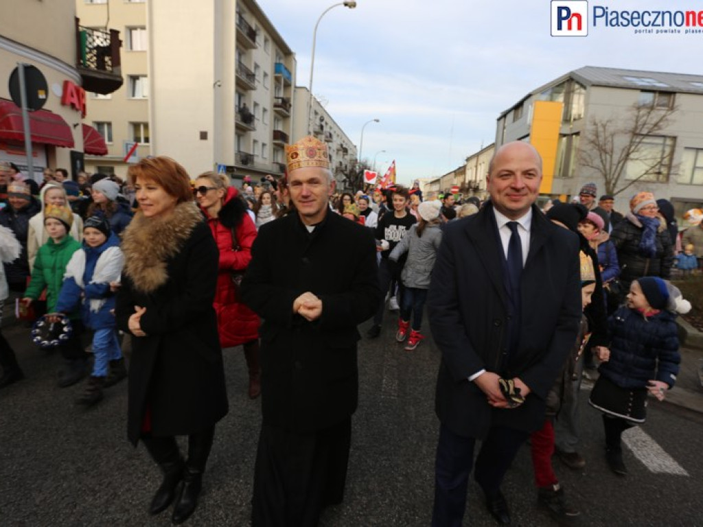 Takiego orszaku Trzech Króli Piaseczno dotąd nie widziało!