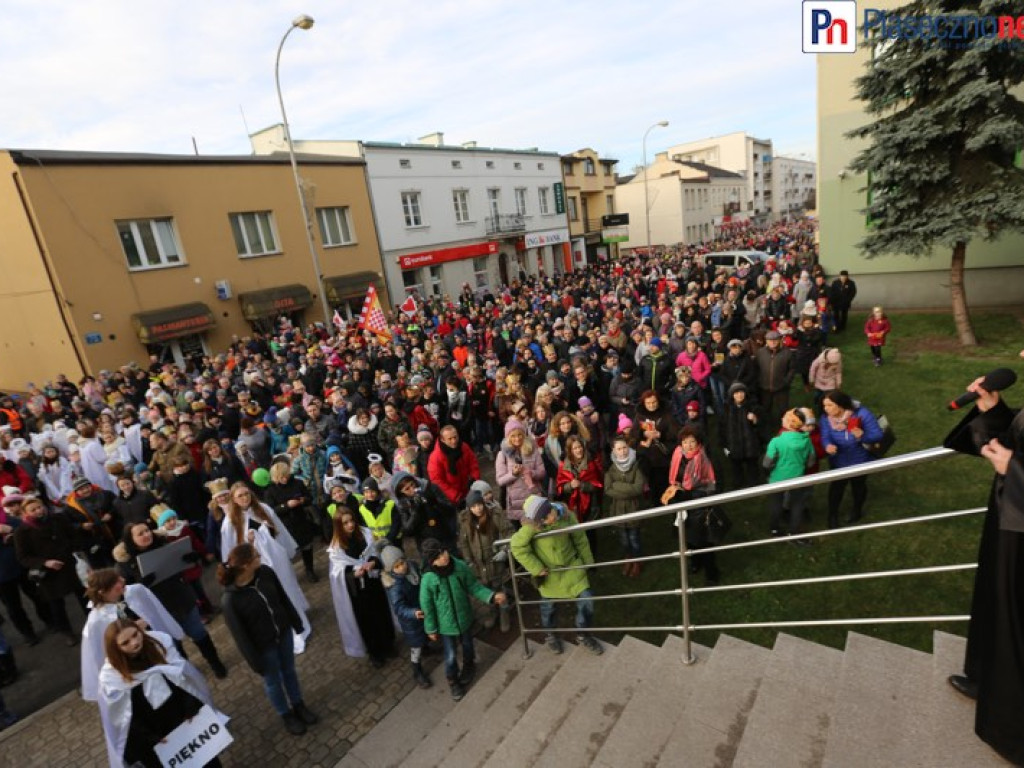 Takiego orszaku Trzech Króli Piaseczno dotąd nie widziało!