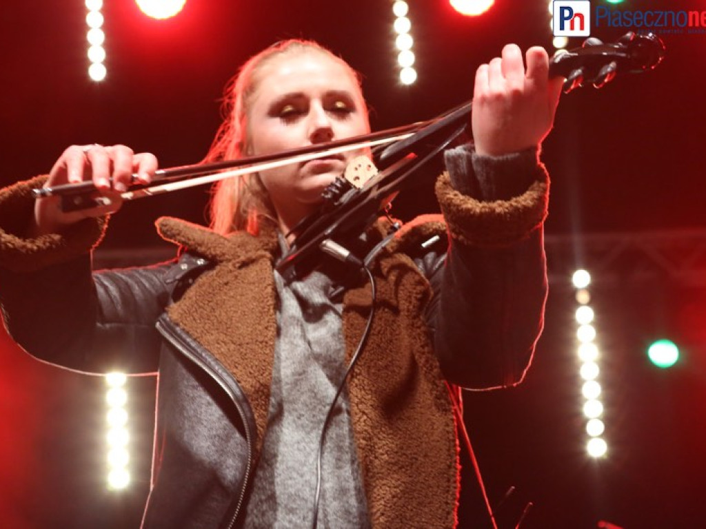 Sylwia Grzeszczak rozgrzała piaseczyńską publiczność