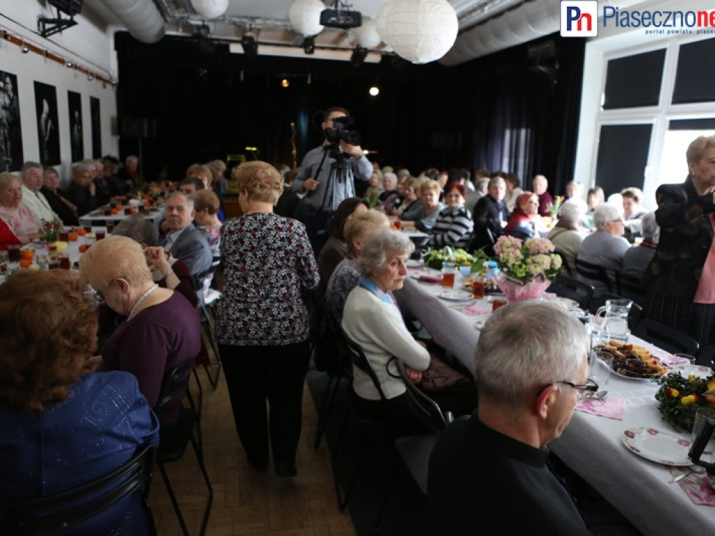 Seniorzy w świątecznym nastroju