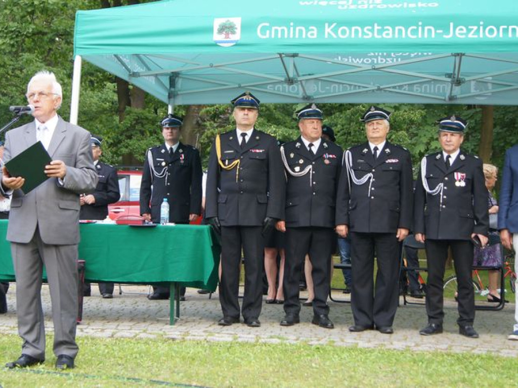 Ukłon dla strażaków. 
