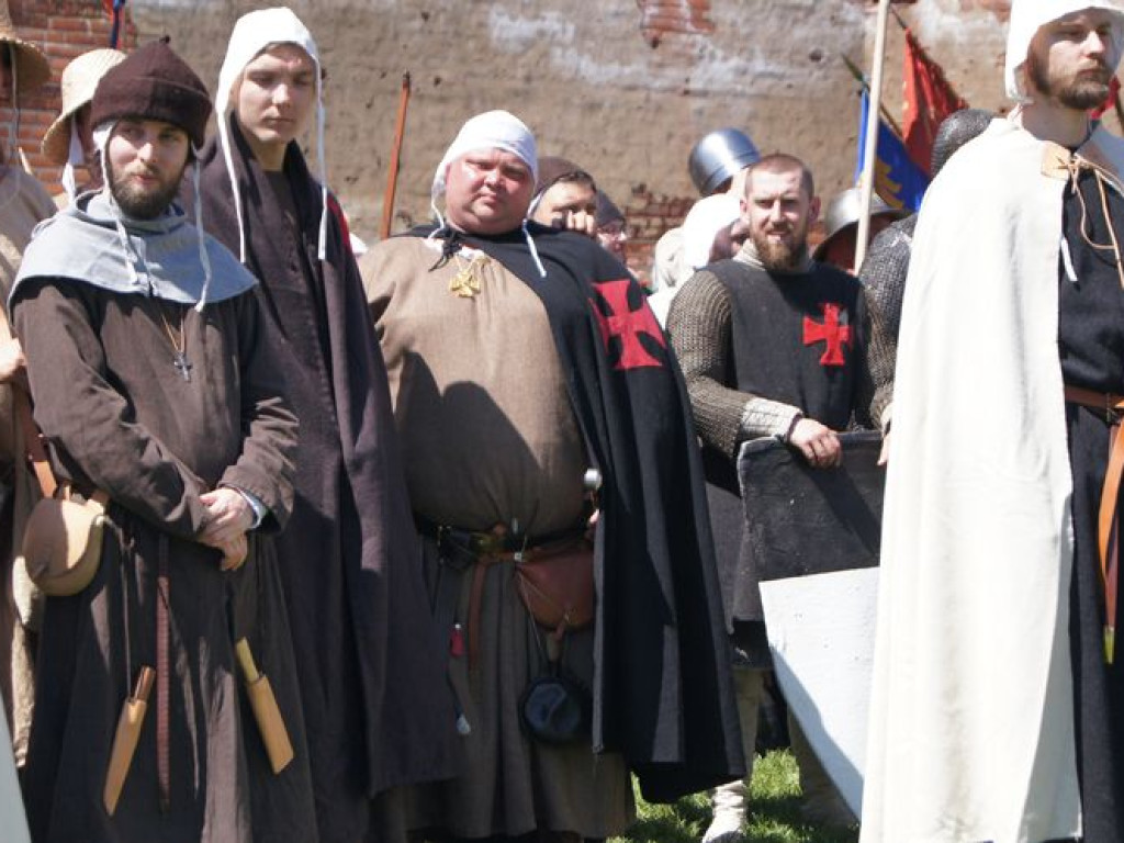 Bractwo miecza, garnka i podpłomyka. 