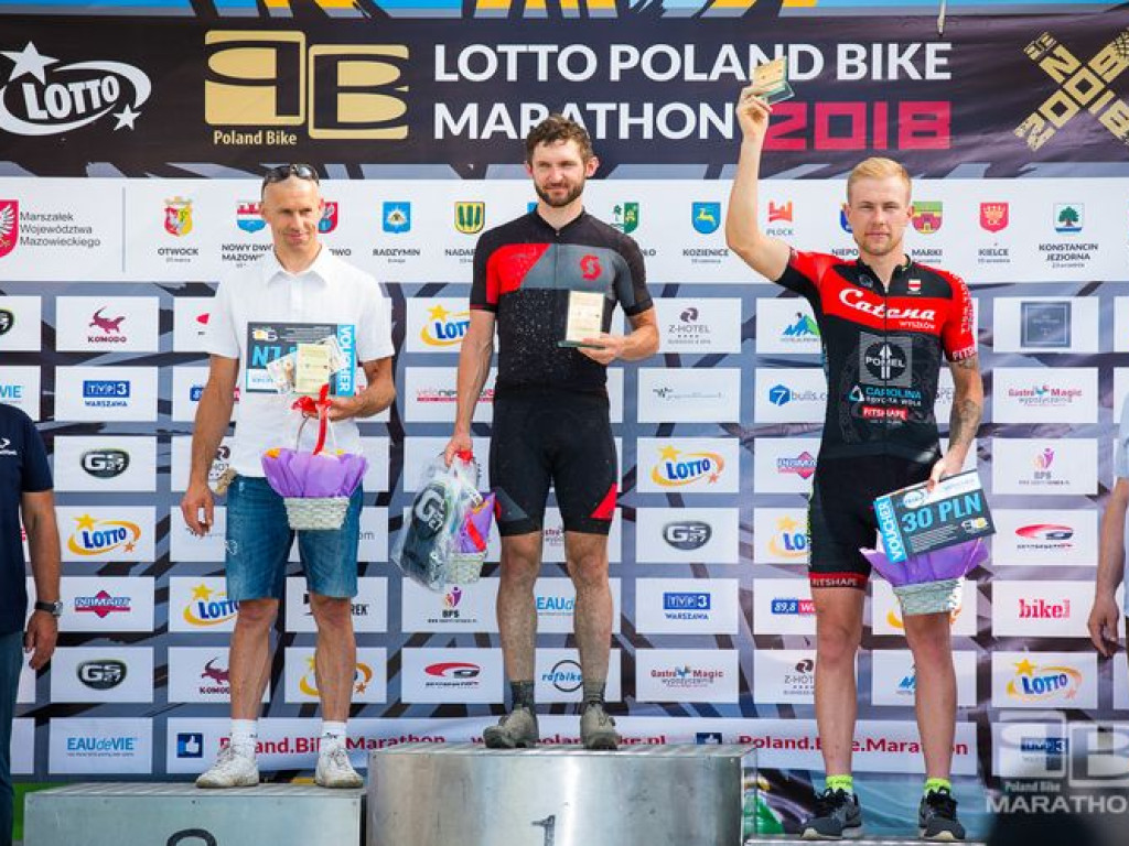 700 amatorów rowerów górskich w niedzielę zdobywało Górę Kalwarię