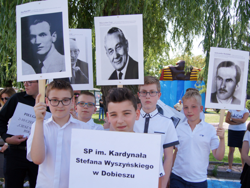 Kolorowa parada przeszła przez miasto! [zdjęcia] Przed nami jeszcze wiele atrakcji