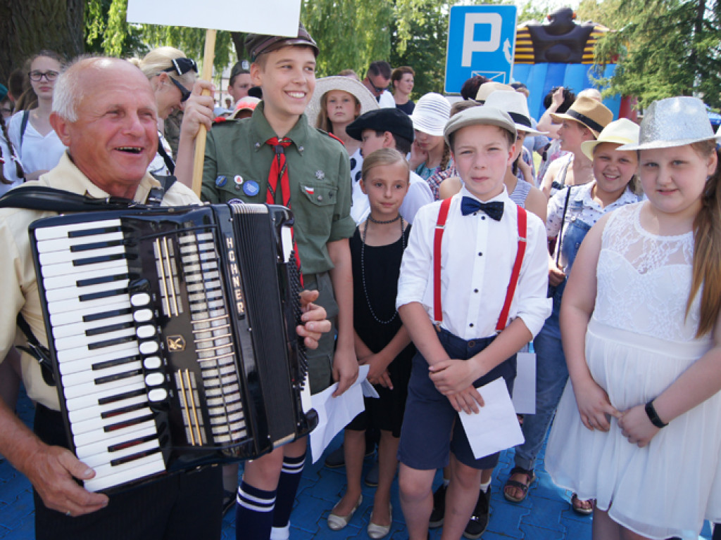 Kolorowa parada przeszła przez miasto! [zdjęcia] Przed nami jeszcze wiele atrakcji