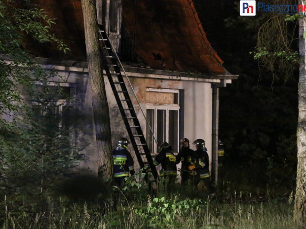 Płonie dom! Strażacy walczą z żywiołem [AKTUALIZACJE]