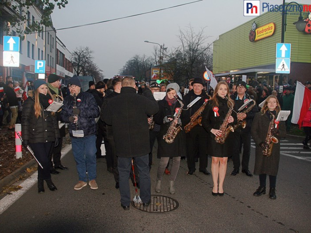 Piaseczyńska parada niepodległości! Wzięło w niej udział tysiące mieszkańców