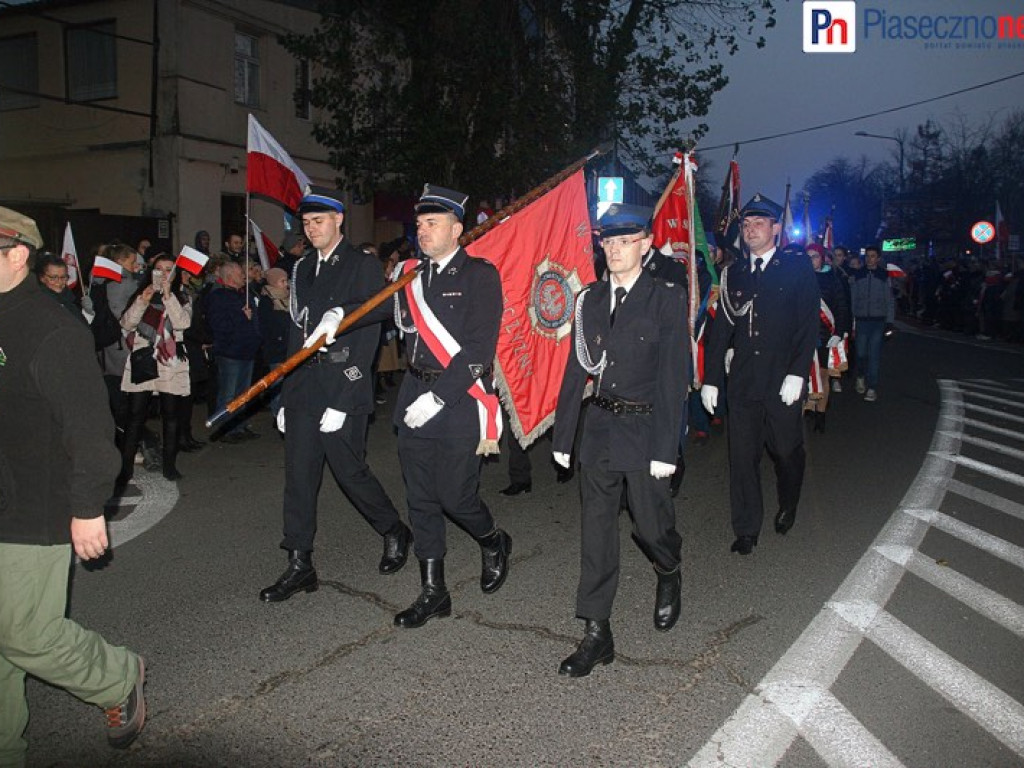 Piaseczyńska parada niepodległości! Wzięło w niej udział tysiące mieszkańców