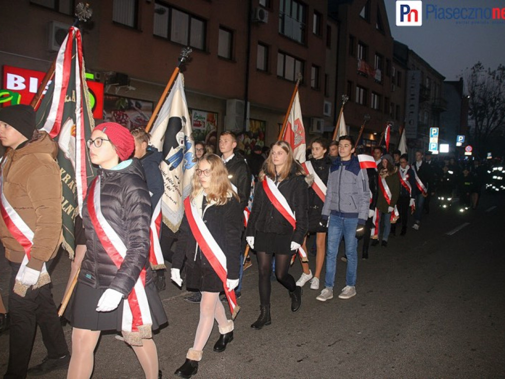 Piaseczyńska parada niepodległości! Wzięło w niej udział tysiące mieszkańców