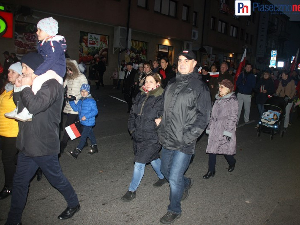 Piaseczyńska parada niepodległości! Wzięło w niej udział tysiące mieszkańców