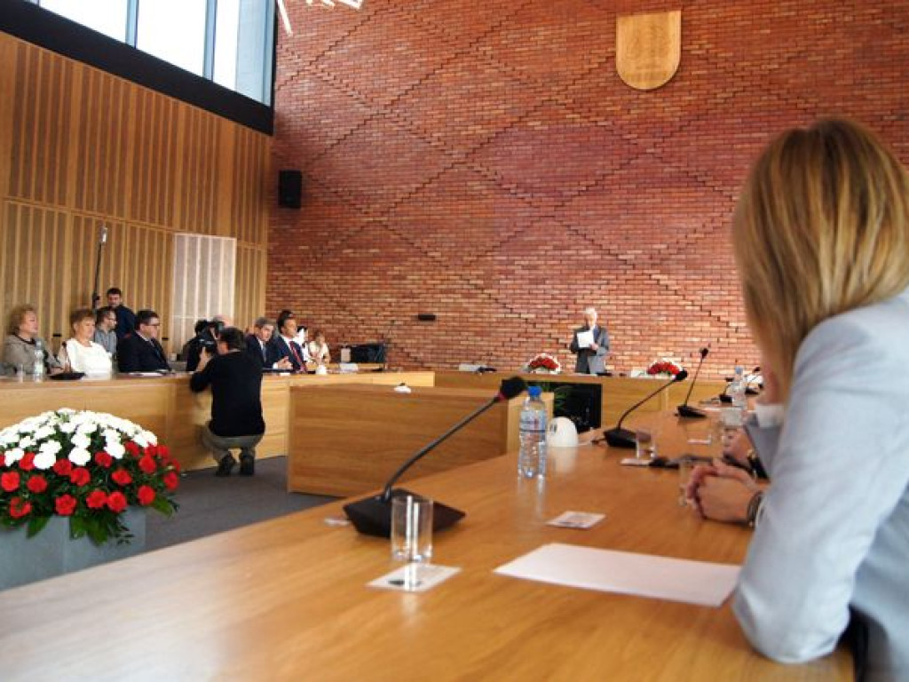 Niespodzianka w Konstancinie. Szefem rady została najmłodsza radna