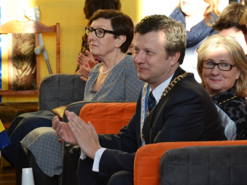 Uśmiechnięte słońce od dzieci dla Pani Doktor